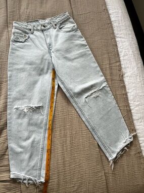 Vintage Levi’s 560 1990s Light Wash Distressed Women’s Jeans